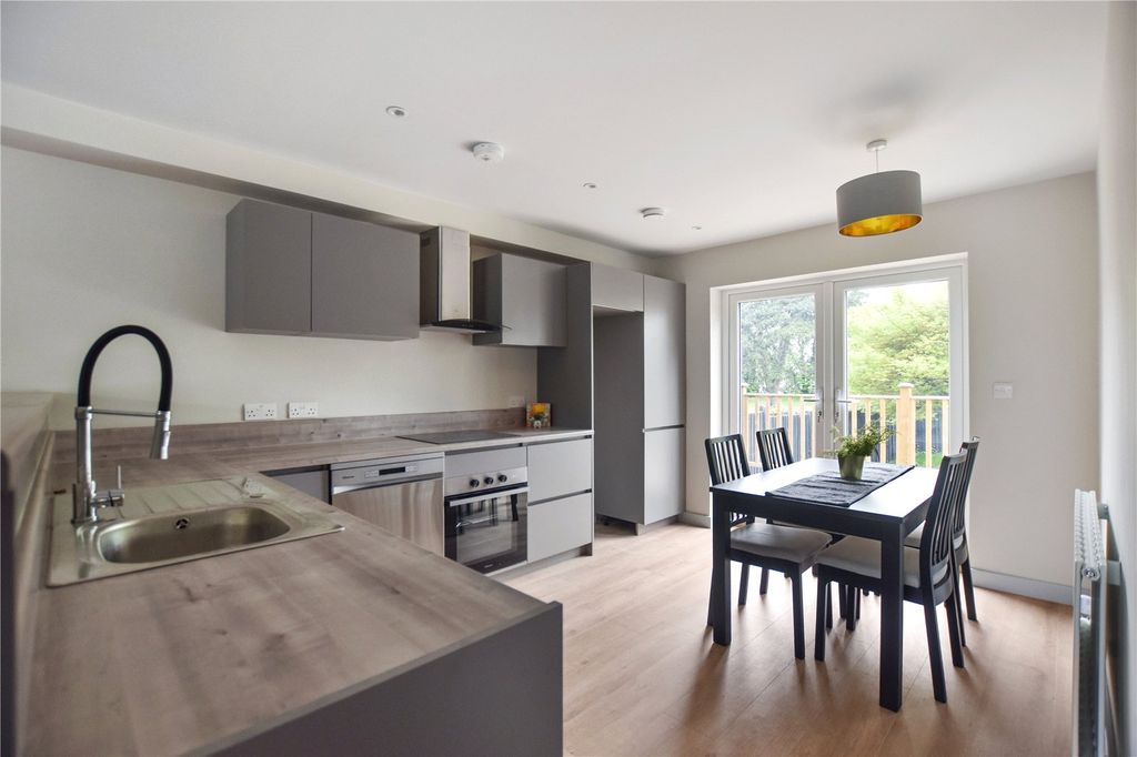 Property photo 2 of 17 Picture No. 13