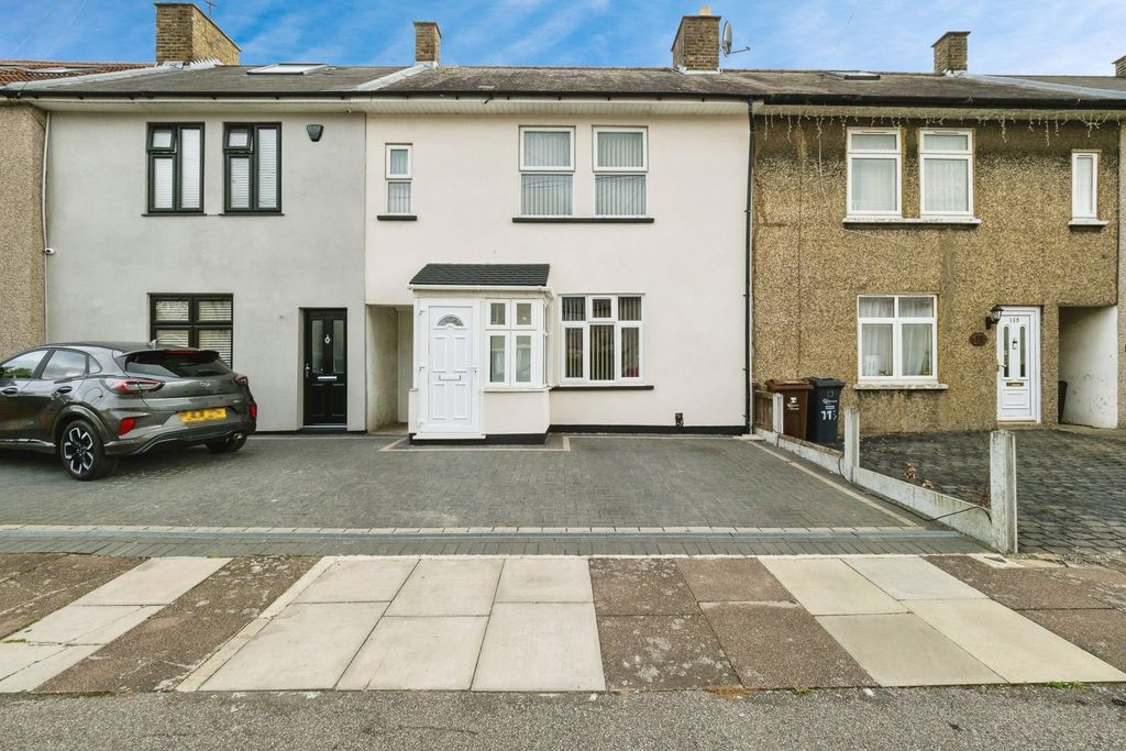 Property photo 1 of 17 Front