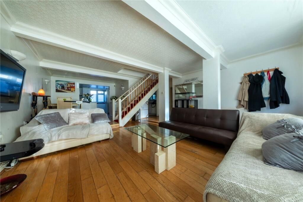 Property photo 2 of 18