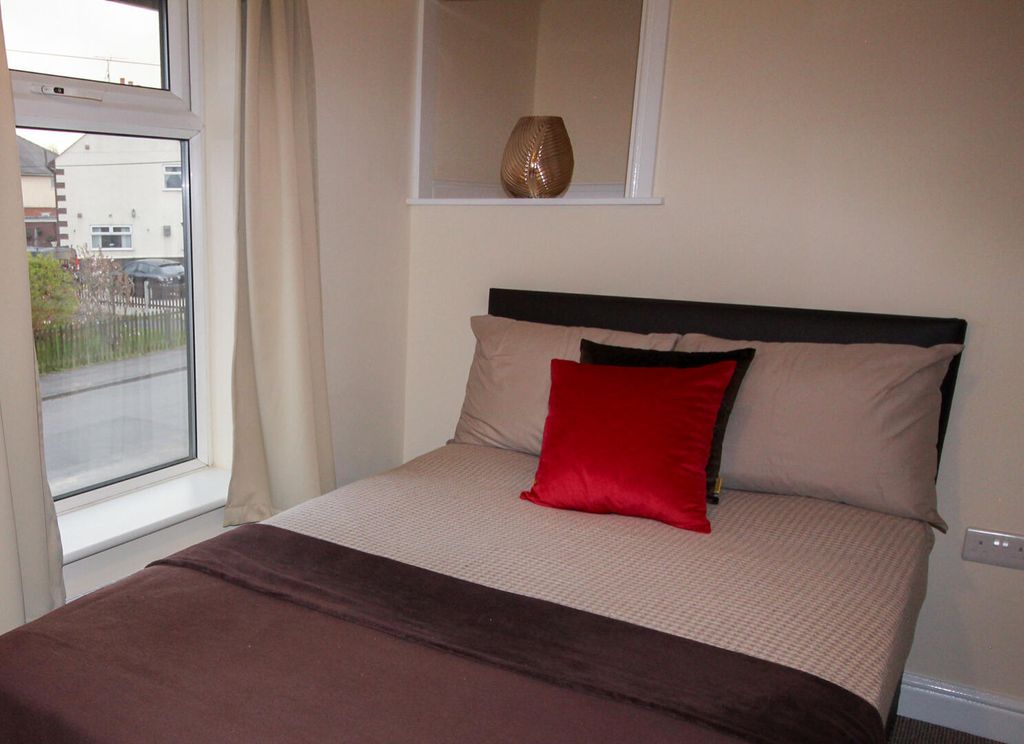 Property photo 3 of 4 Bedroom