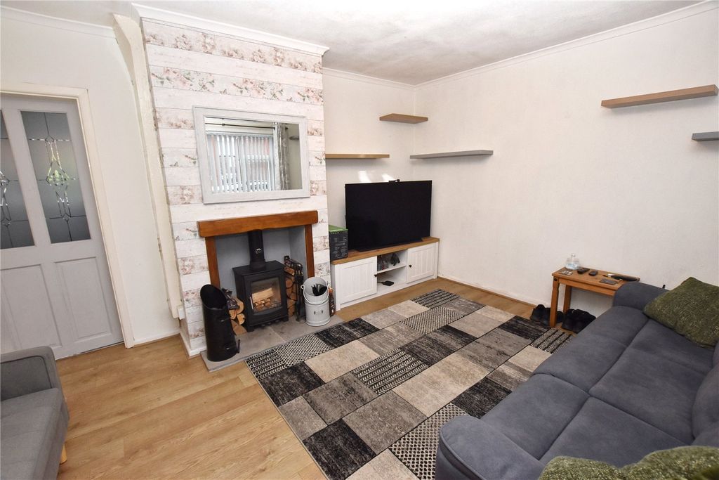 Property photo 2 of 15 Picture No. 18