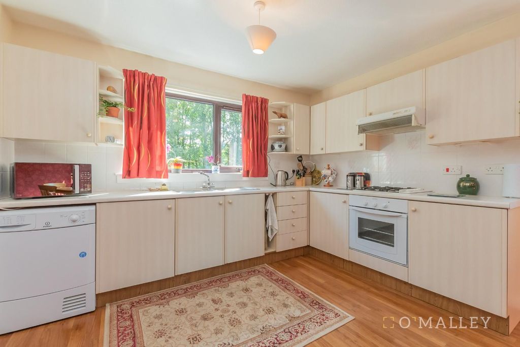 Property photo 3 of 16 Kitchen