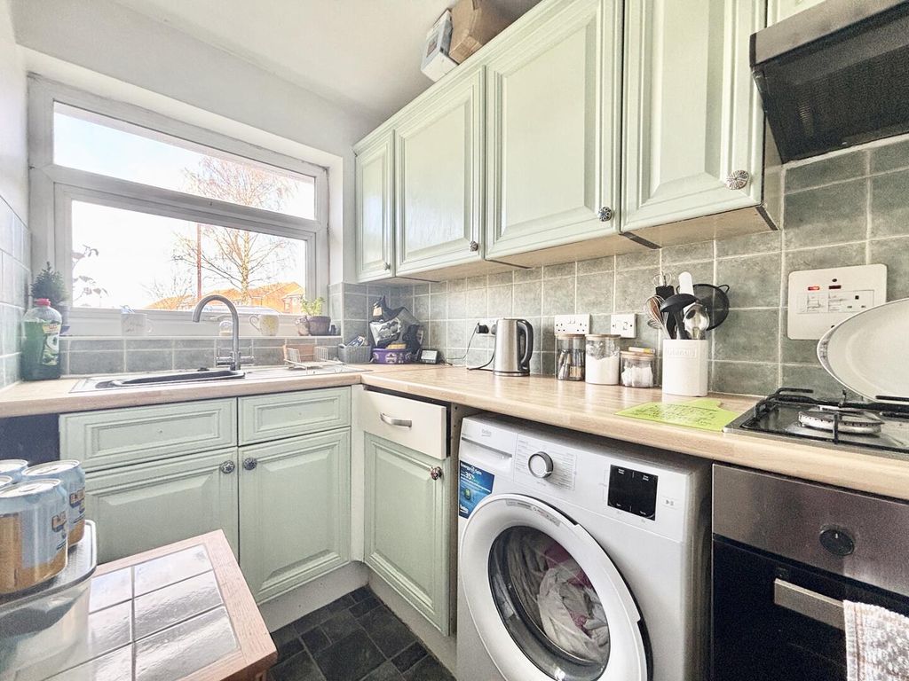 Property photo 2 of 15 Kitchen