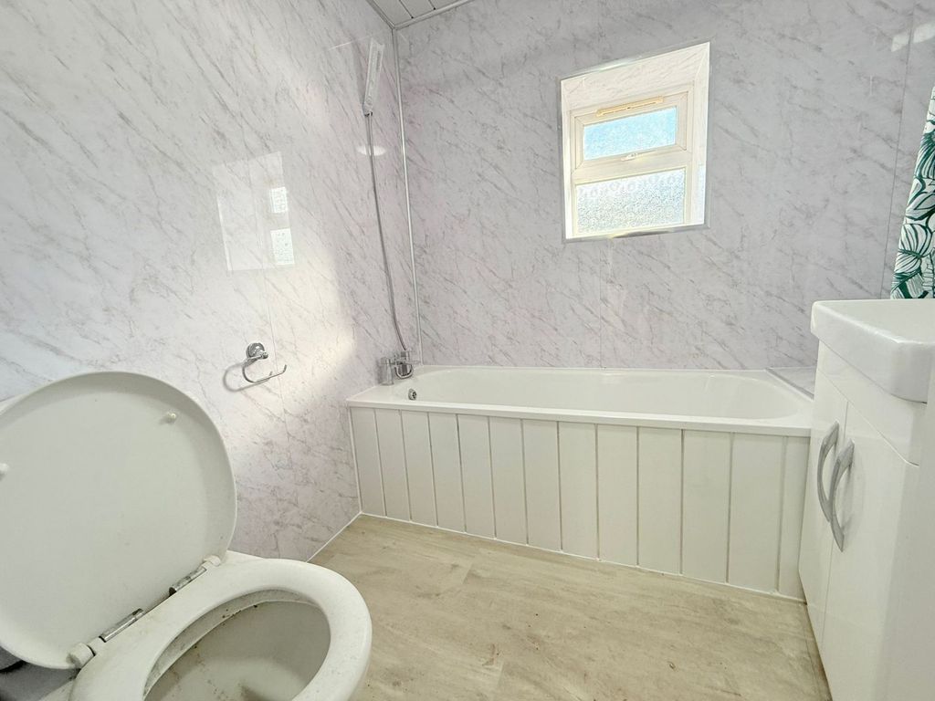 Property photo 3 of 11 Gallery