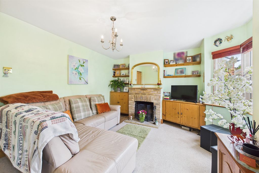 Property photo 3 of 23
