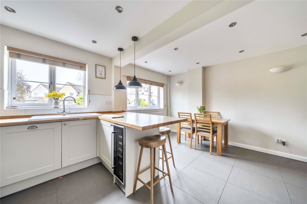 Property photo 3 of 20 Picture No. 02