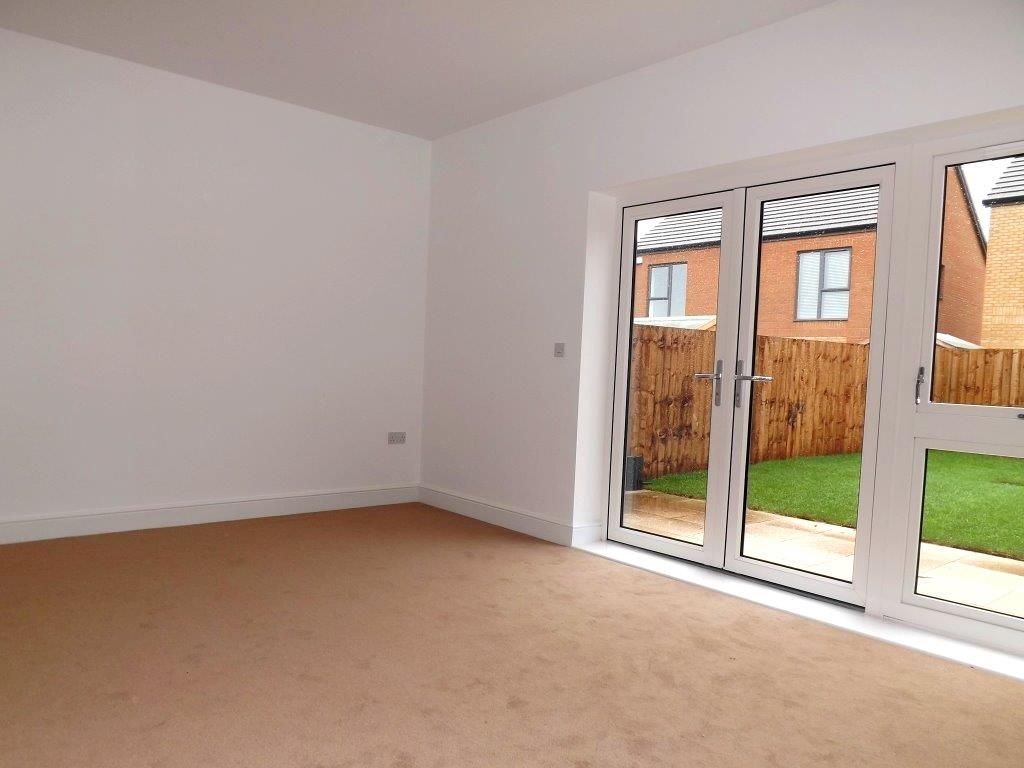 Property photo 3 of 10 Lounge 1