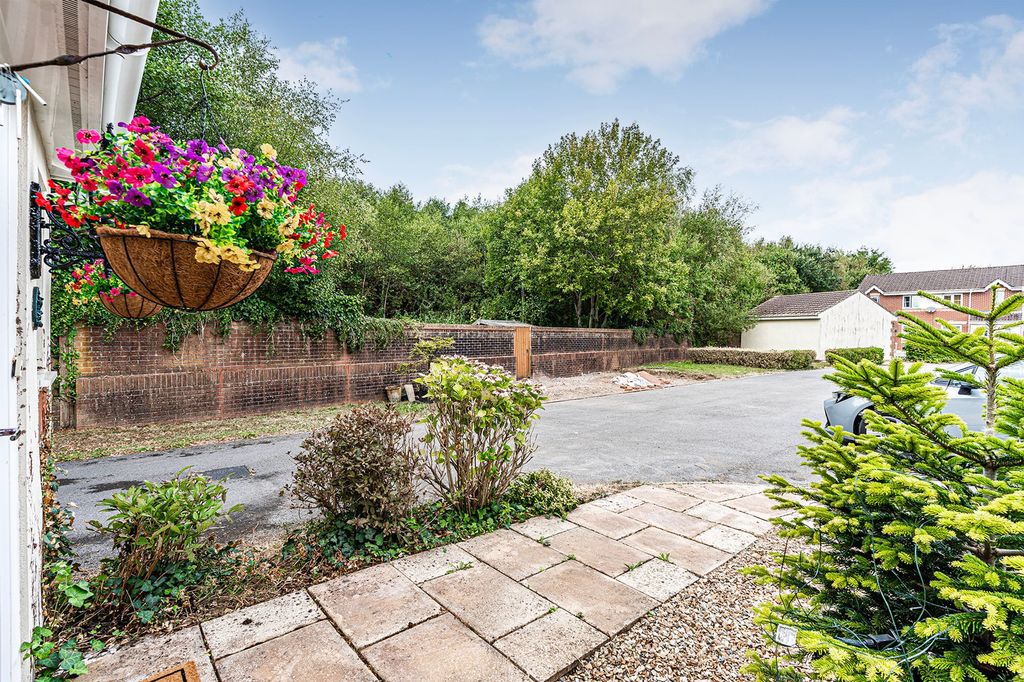 Property photo 2 of 26