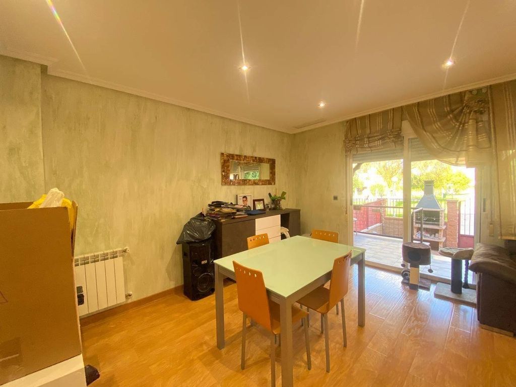 Property photo 3 of 24