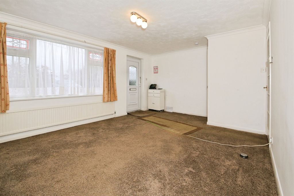 Property photo 3 of 18