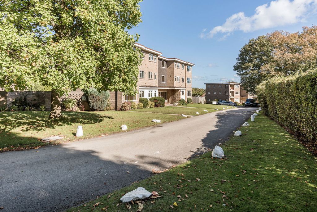 Property photo 2 of 47