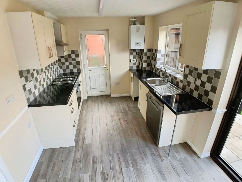 Property photo 2 of 12 Kitchen/ Diner