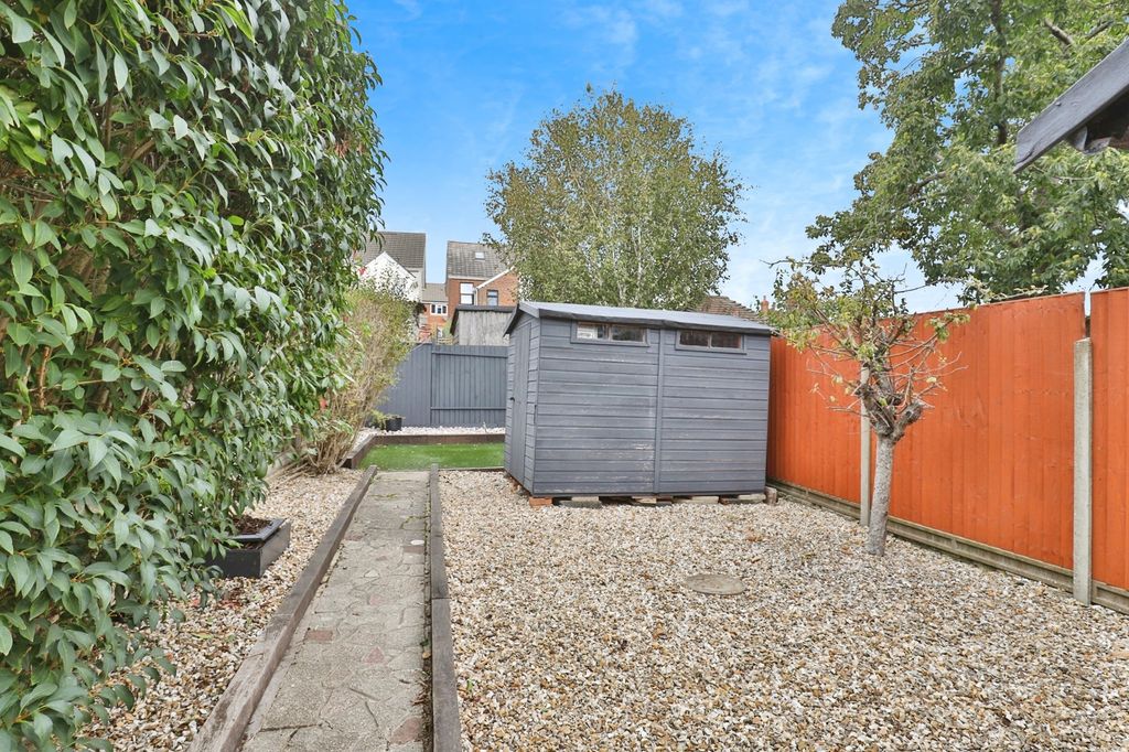 Property photo 2 of 15 Garden