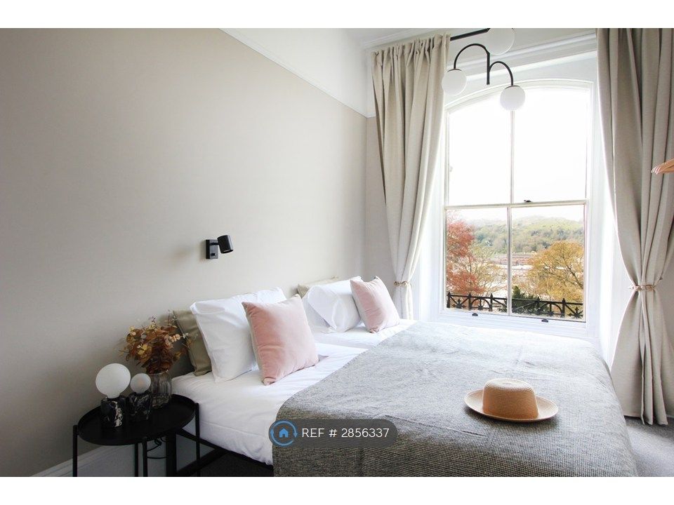 Property photo 1 of 13 Bedroom