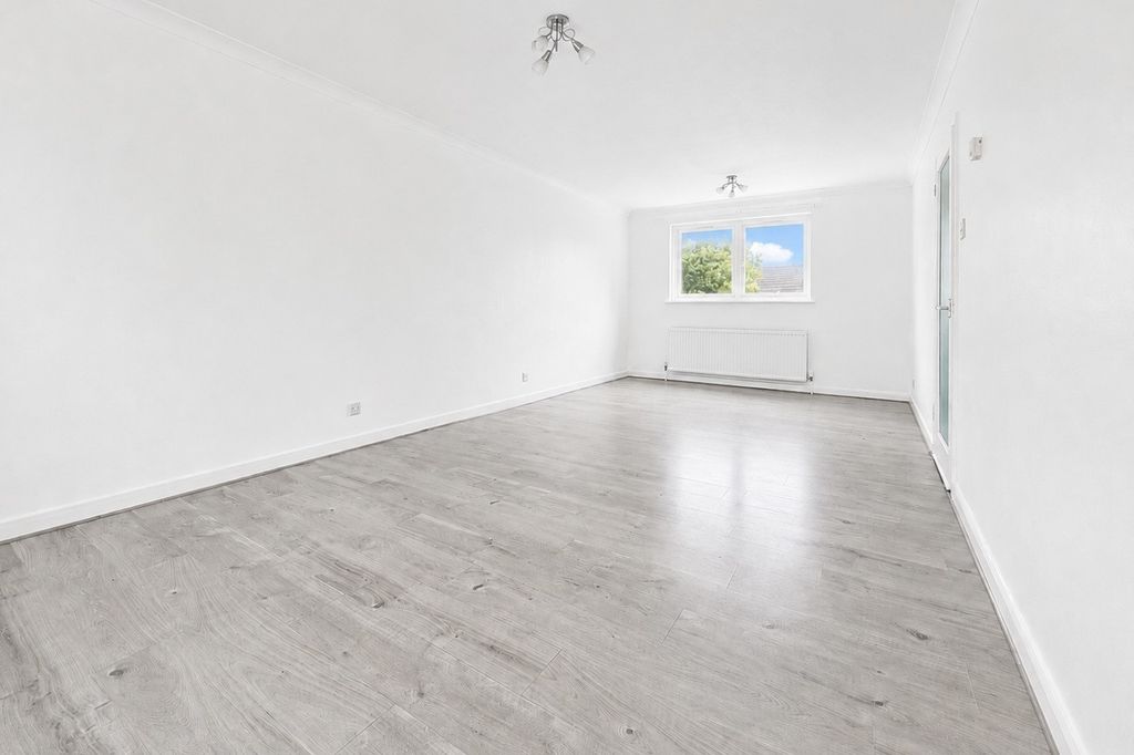 Property photo 2 of 13 2