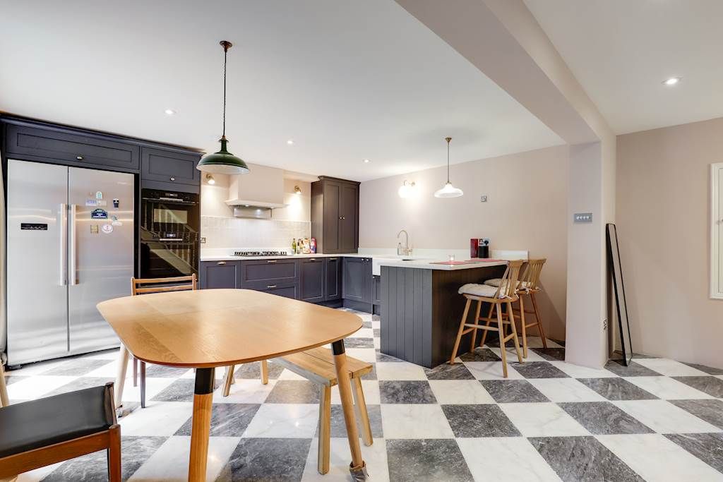 Property photo 3 of 14 02-Acc3Jhhgll - 42A Fox Hill - 4-Small