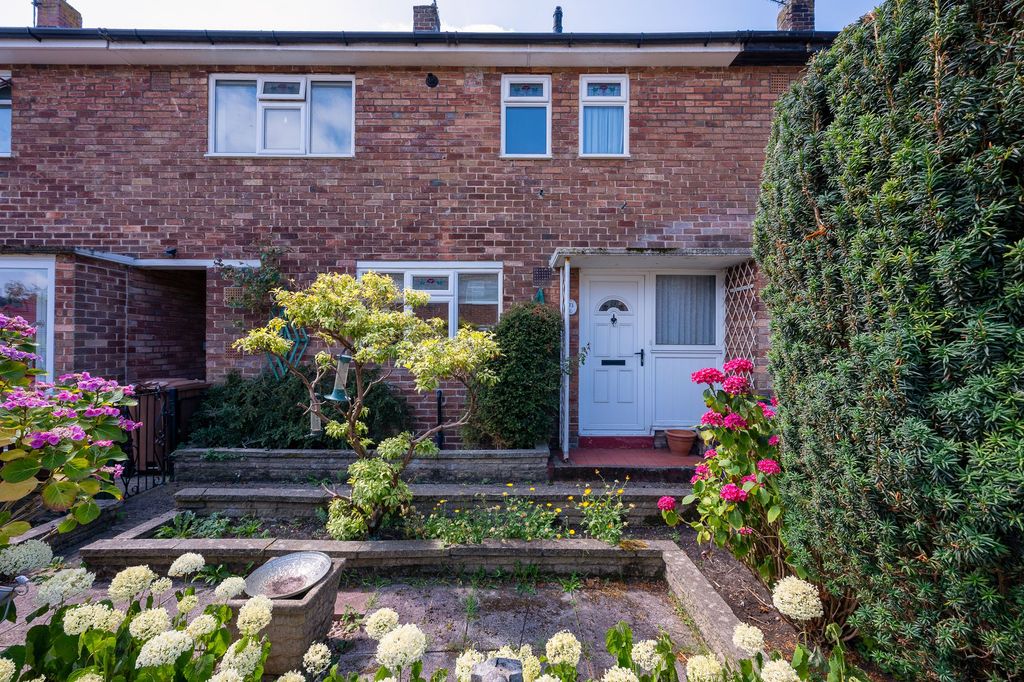 Property photo 2 of 18