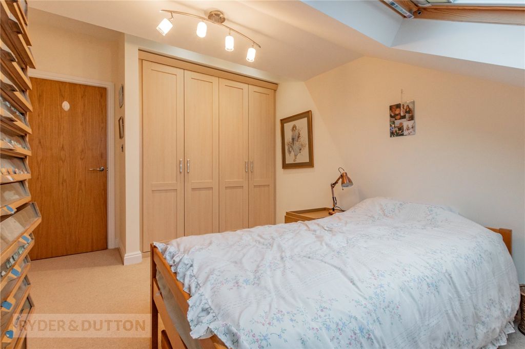 Additional image 15 of 2 bed flat for saleHuddersfield Road, Thongsbridge, Holmfirth, West Yorkshire HD9