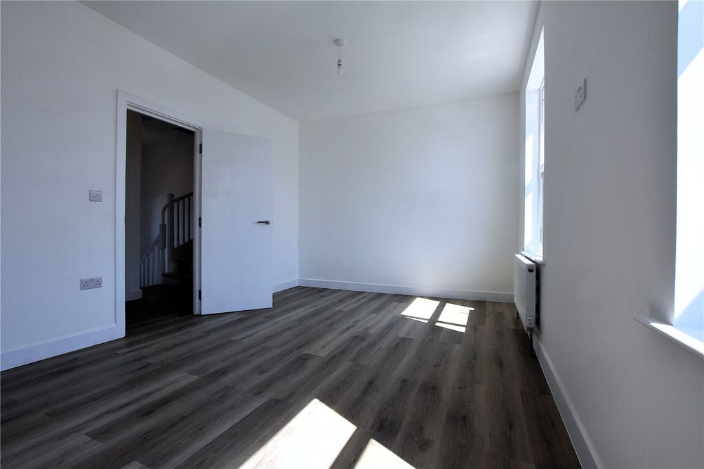 Property photo 2 of 13 Picture No. 04