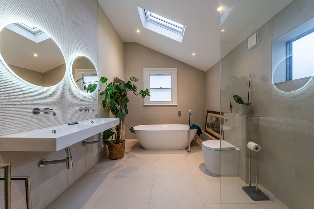 Property photo 3 of 34