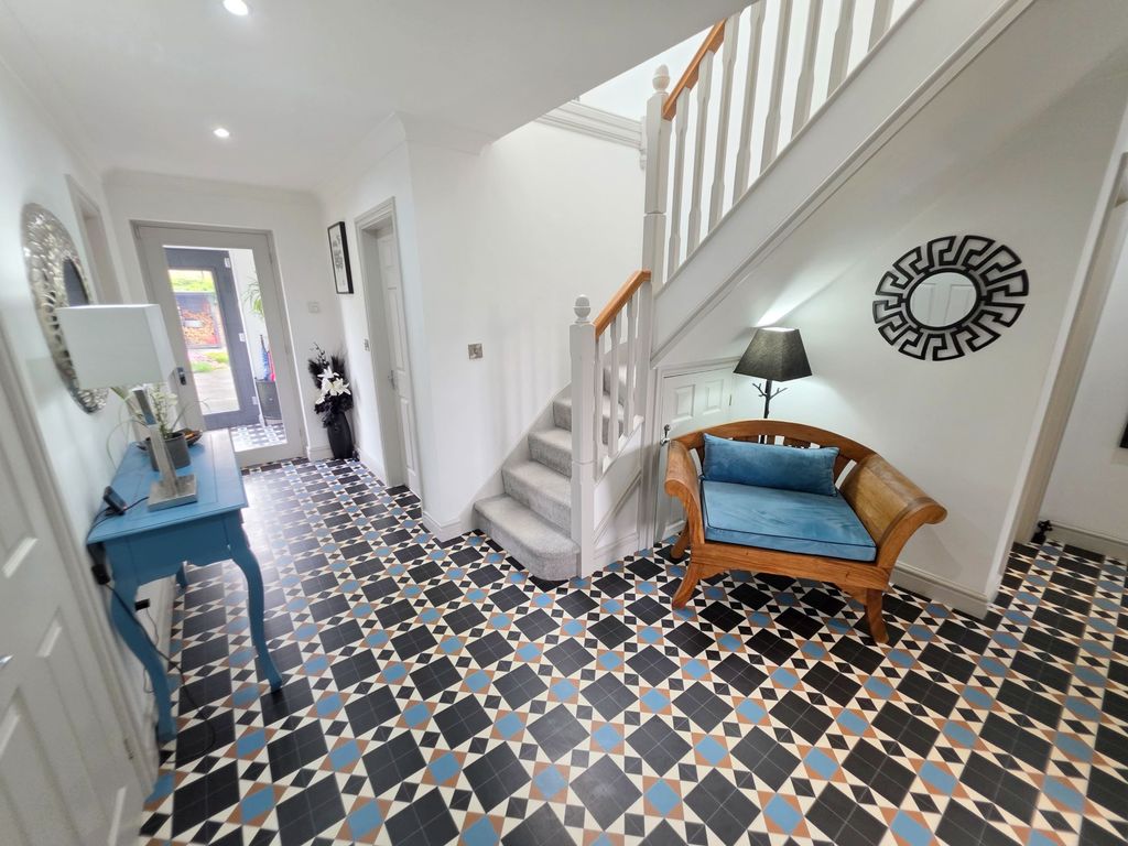 Property photo 2 of 50