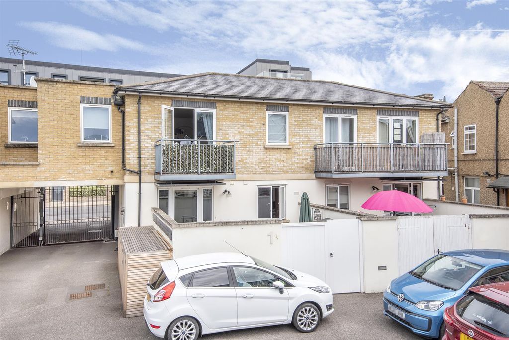 Property photo 1 of 12 624105 (14).Jpg