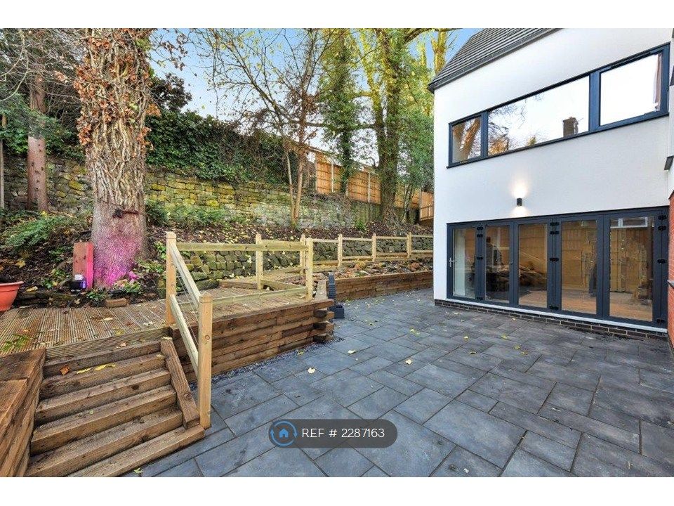 Property photo 3 of 35