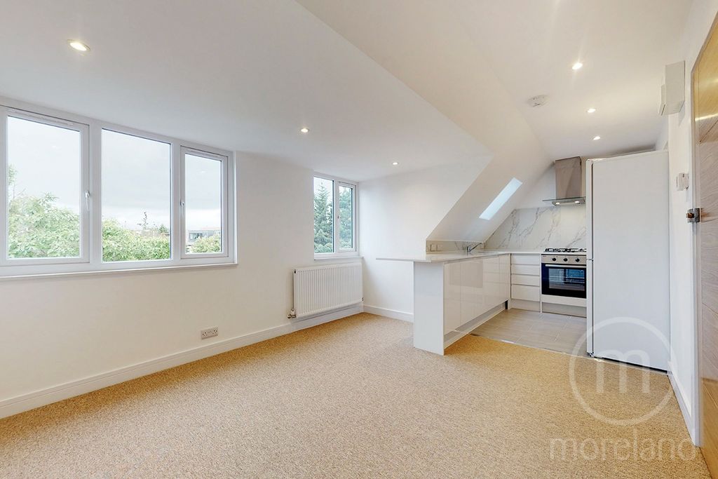Property photo 2 of 8 2762242