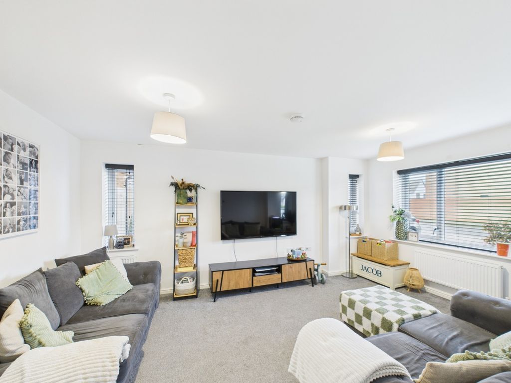 Property photo 3 of 18 4665428