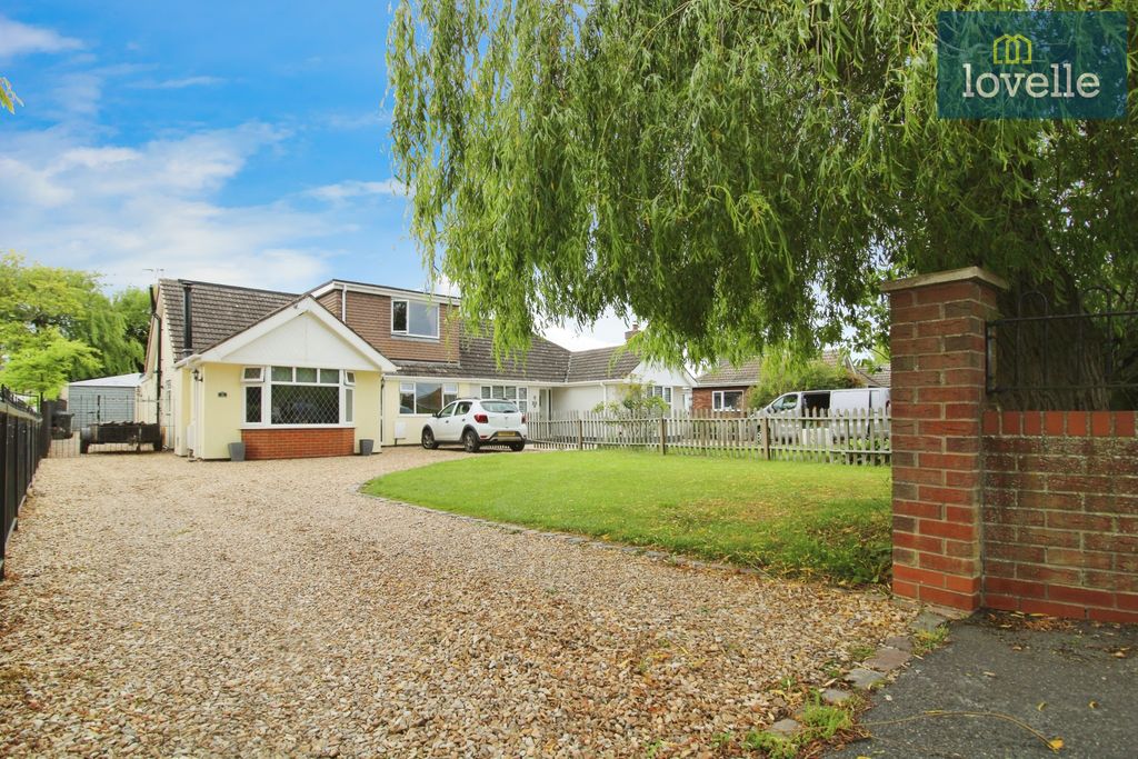 Property photo 2 of 23