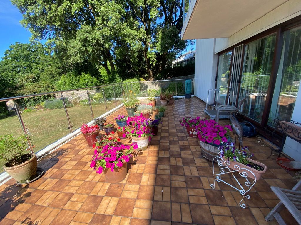 Property photo 1 of 32