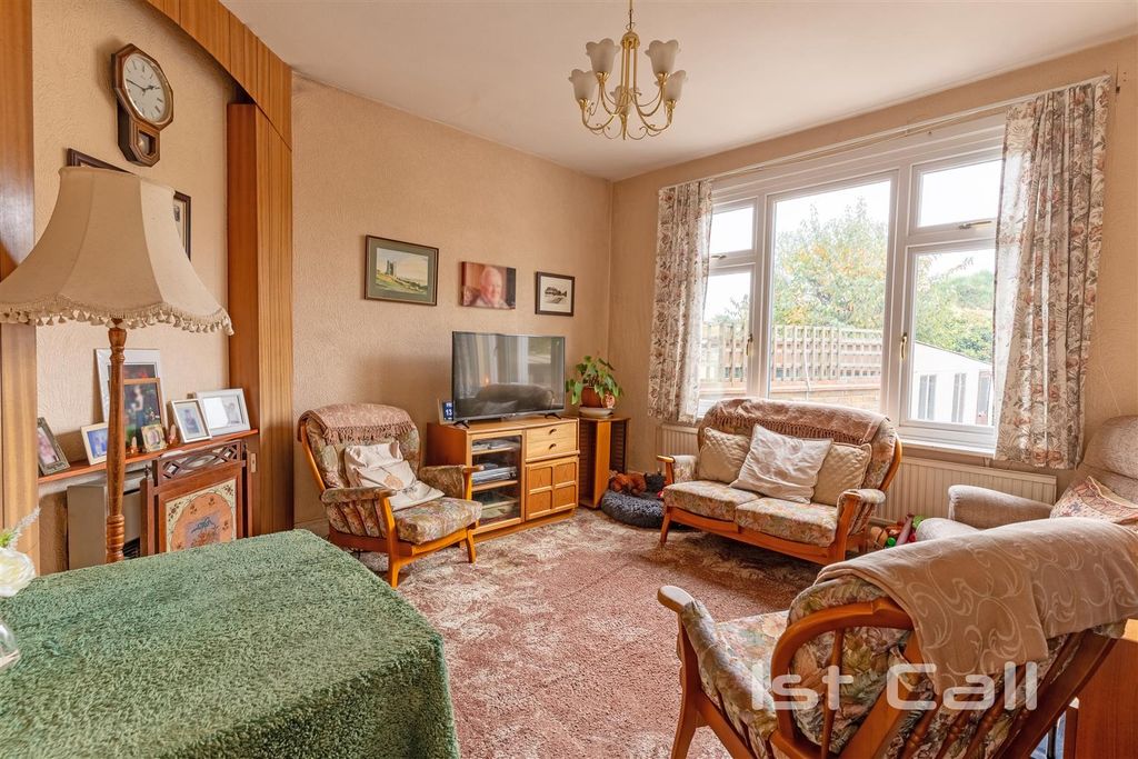 Property photo 3 of 16 Dining Room