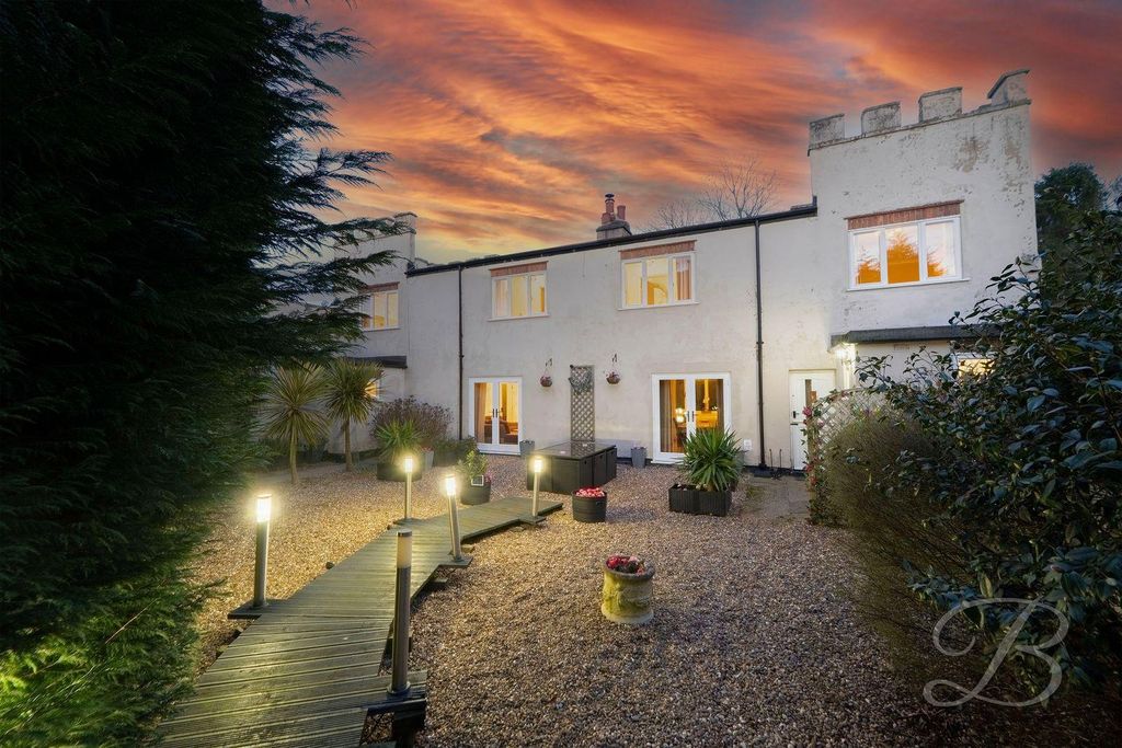 Property photo 2 of 50 6Qkfsuzq.Jpg