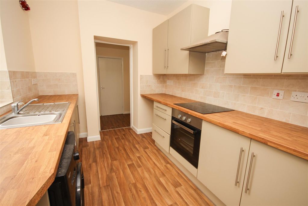 Property photo 2 of 16 Kitchen.Jpg