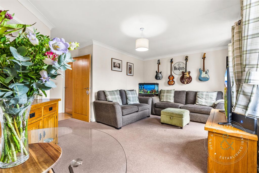 Property photo 2 of 36 Heol Llinos, Thornhill, Hern Crabtree (10).Jpg