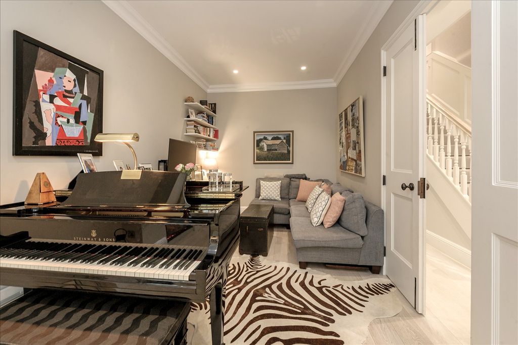 Property photo 3 of 14