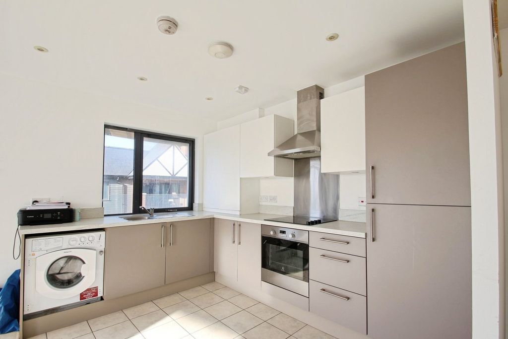 Property photo 3 of 14