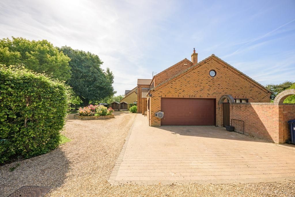 Property photo 3 of 36