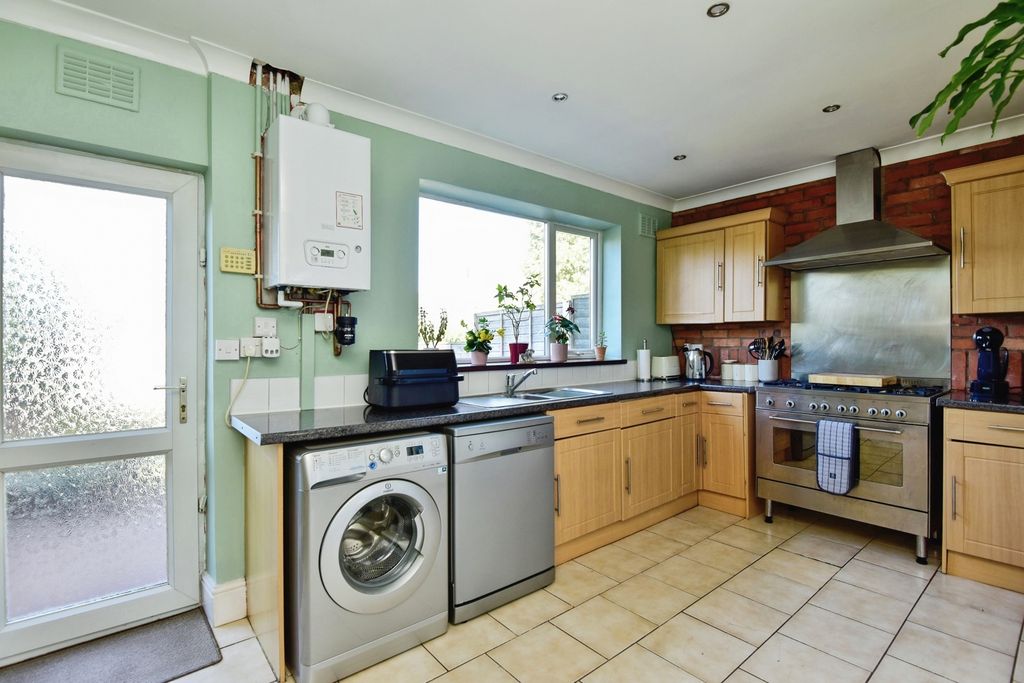 Property photo 3 of 18 Pbox-Img.Jpg