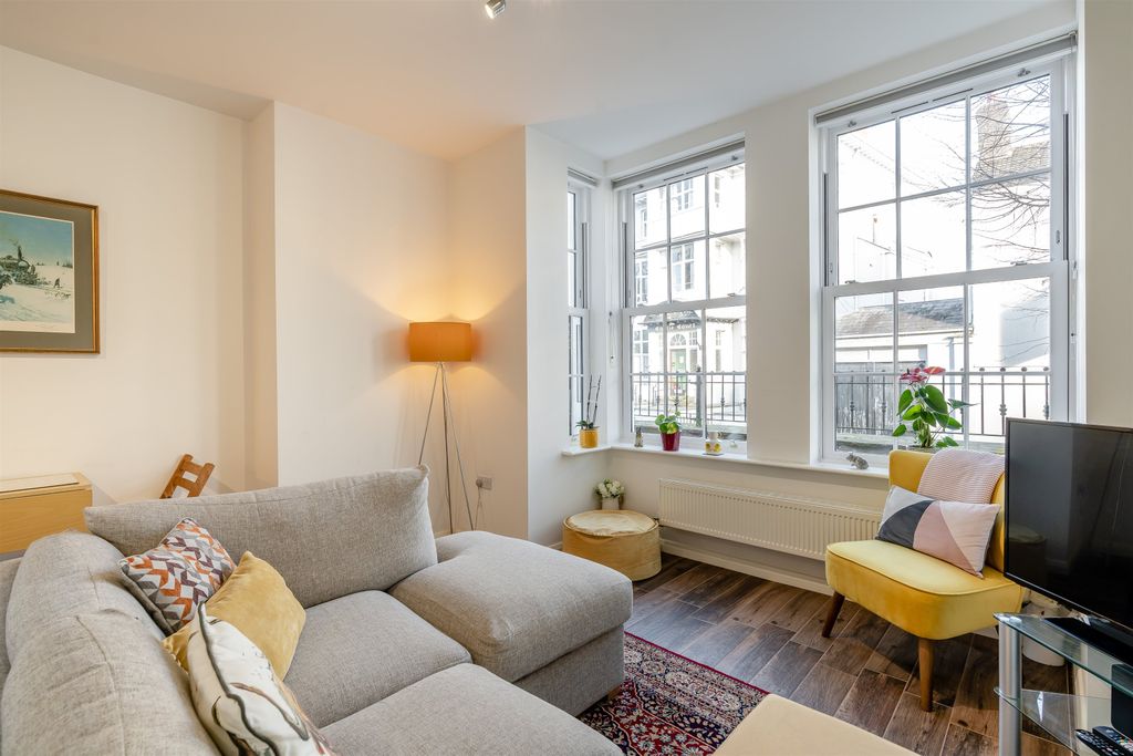 Property photo 3 of 22