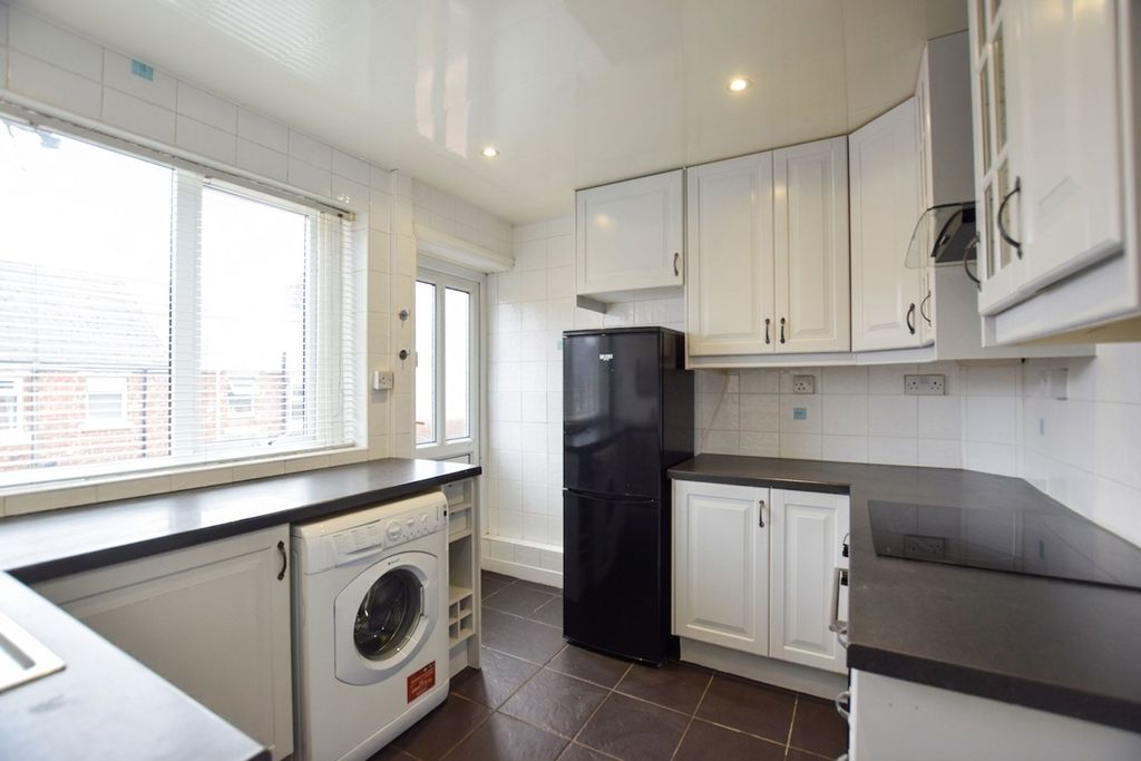 Property photo 1 of 9 Kitchen