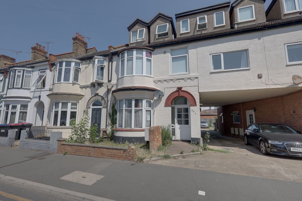 Property photo 1 of 6