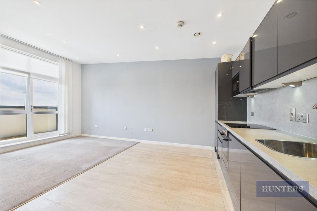 Property photo 3 of 17 Cam05152G0-Pr0091-Still022.Jpg
