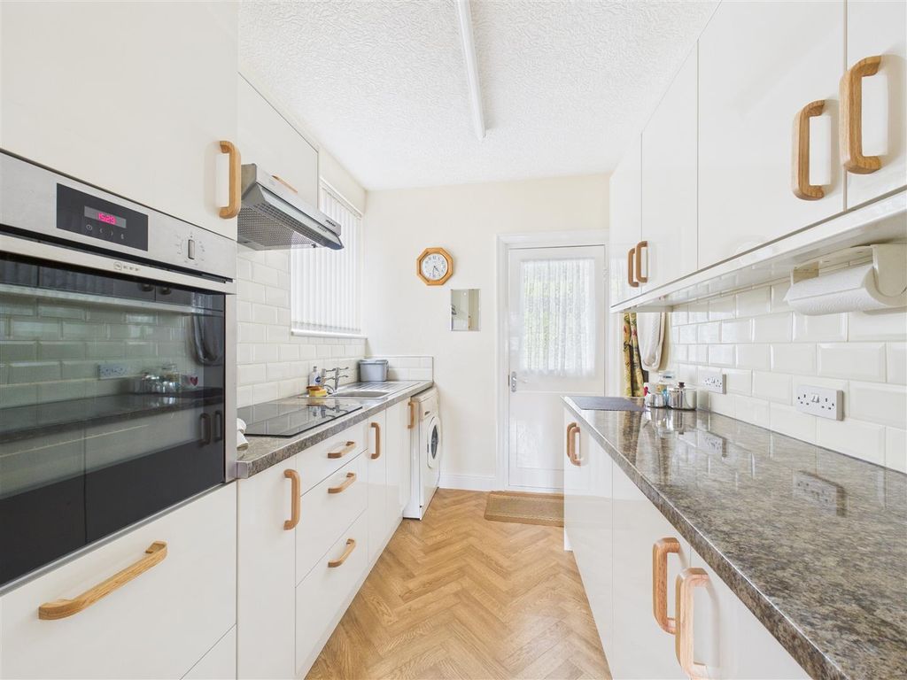 Property photo 3 of 11 Cam05451G0-Pr0052-Still007.Jpg