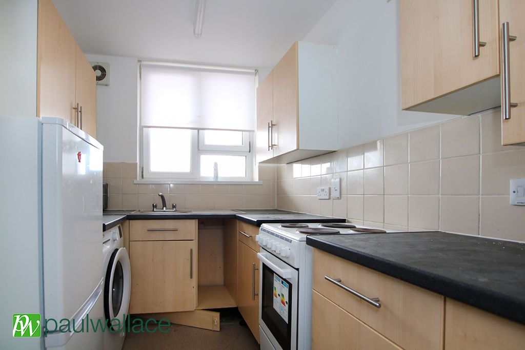 Property photo 2 of 5 Kitchen