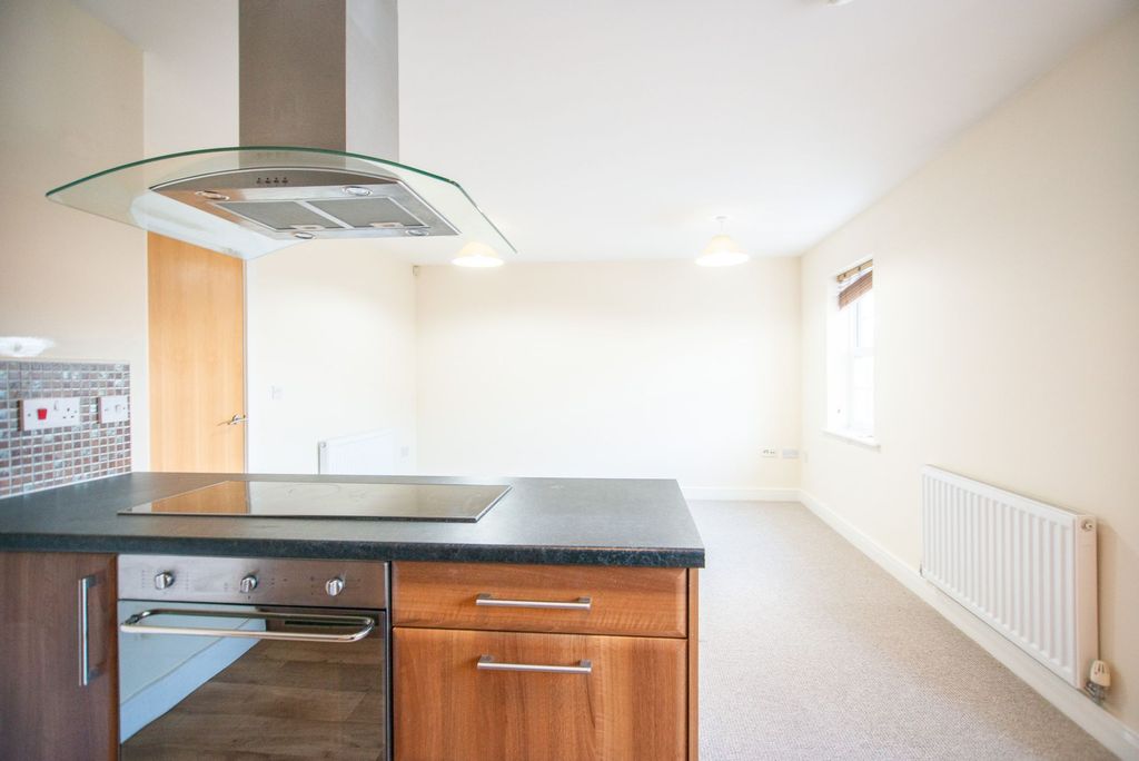 Property photo 3 of 14 Kitchen