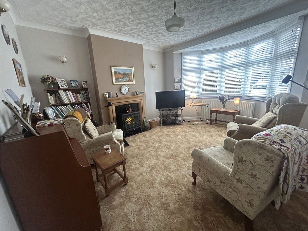 Property photo 3 of 20 Picture No. 01