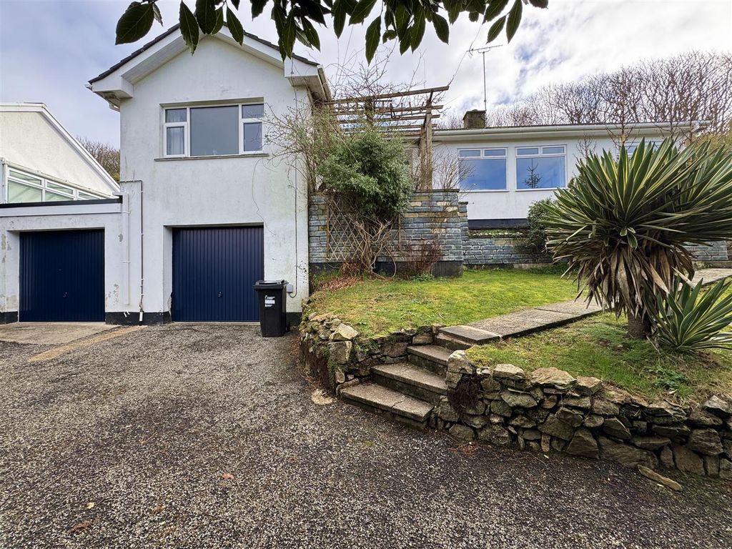 Property photo 2 of 21 Front