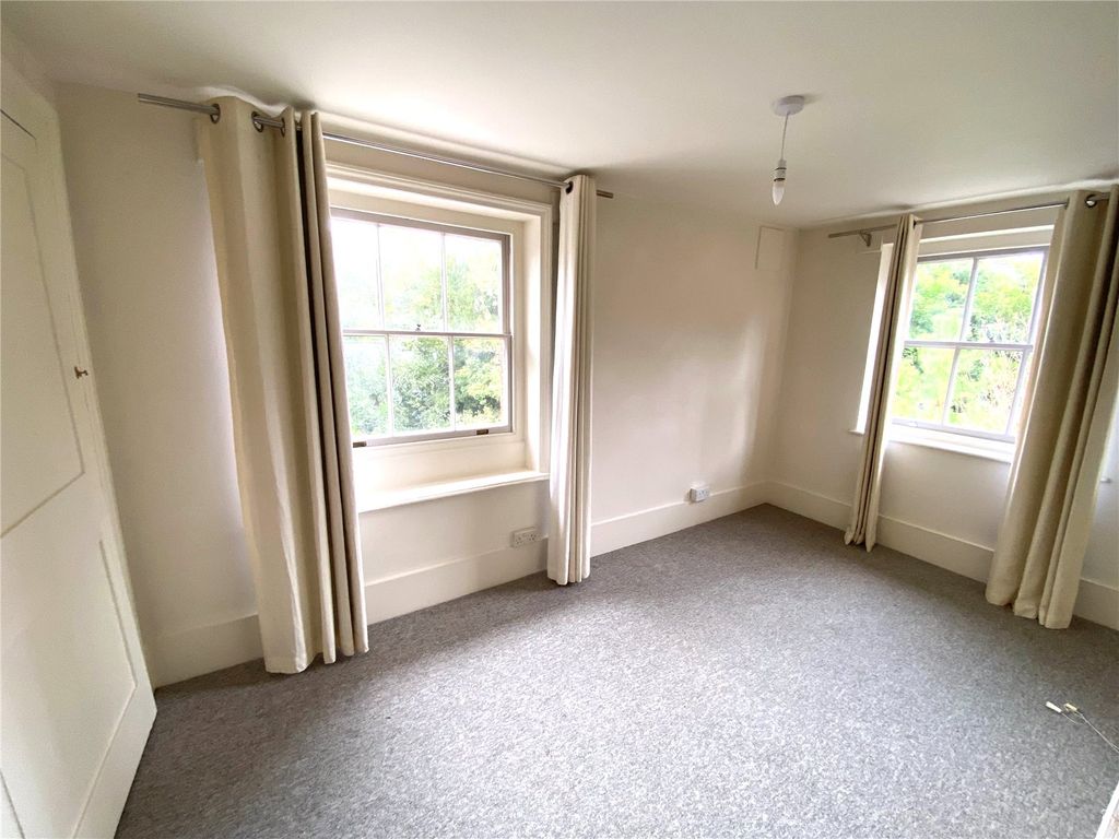 Property photo 3 of 16 Picture No. 09