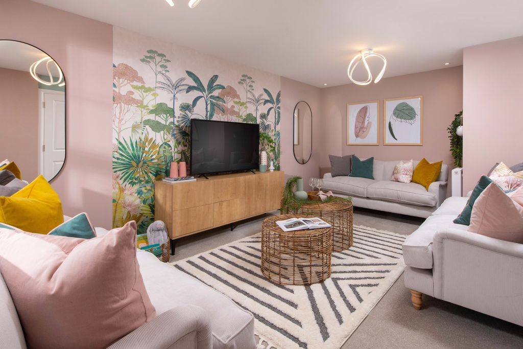 Property photo 1 of 10 Spacious Lounge